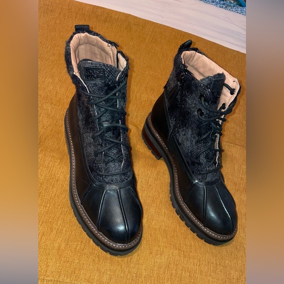 NEW LOUISE ET CIE LO SARNI3 BLACK LEATHER DUCK BOOTS SIZE 9.5 - Picture 2 of 16